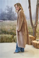 Двухсторонняя дубленка прямого кроя в бежевом цвете 2126 - фото 5548